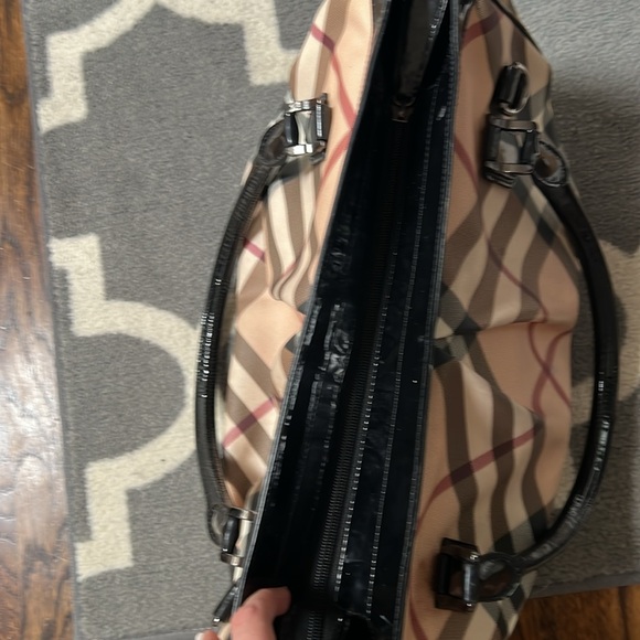 Large Burberry Tote - Picture 9 of 13